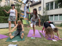 Wakacyjne zajęcia jogi dla dzieci i mam / fot.: Archiwum KP
