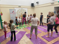 Wakacyjne zajęcia jogi dla dzieci i mam / fot.: Archiwum KP