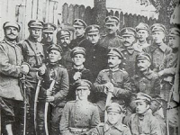 Grupa żołnierzy Pułku Jazdy Tatarskiej 1919r. / źródło: Wikipedia